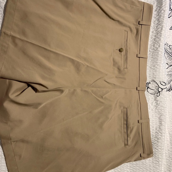 Round tree & Yorke mens performance golf shorts size 50B - Picture 6 of 6